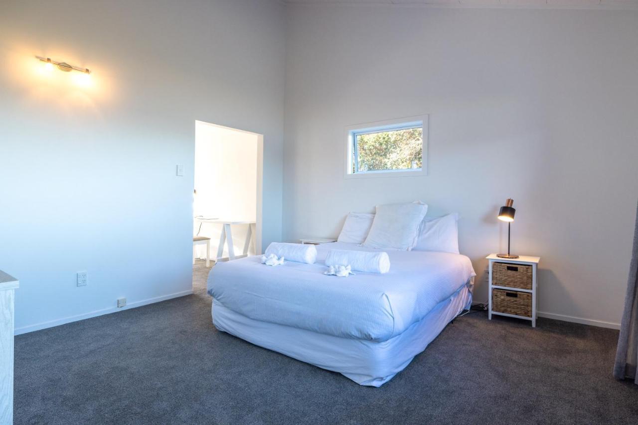 Driftwood Beach House With Spa Pool - Absolute Beachfront! Blackpool Exterior photo