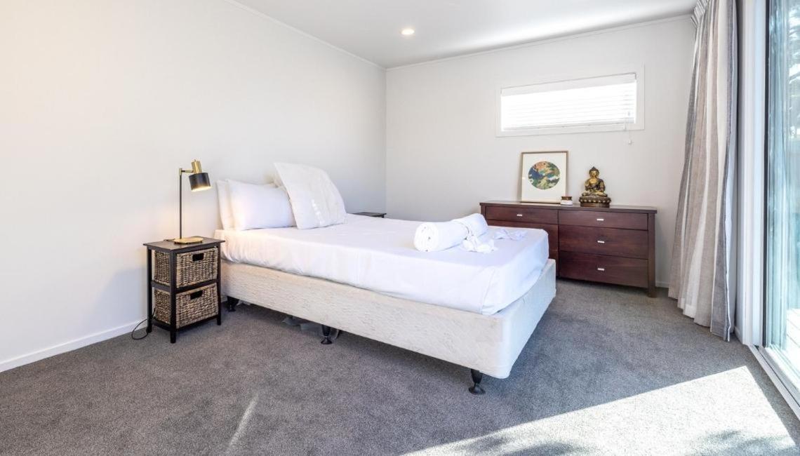 Driftwood Beach House With Spa Pool - Absolute Beachfront! Blackpool Exterior photo